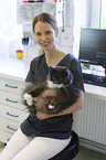 Tierrztin mit Katze