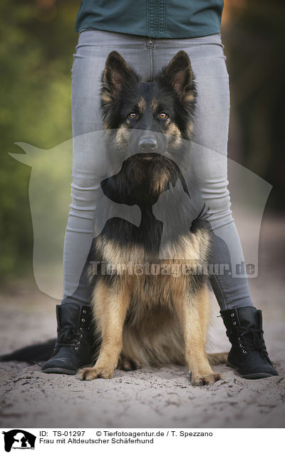 Frau mit Altdeutscher Schferhund / TS-01297