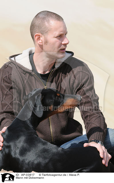 Mann mit Dobermann / man with Doberman / AP-03817