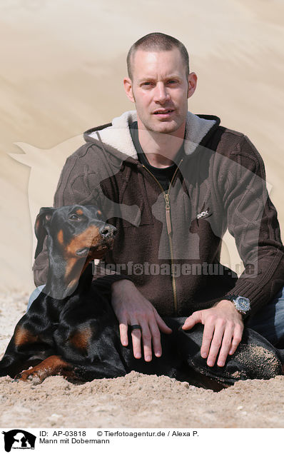 Mann mit Dobermann / man with Doberman / AP-03818