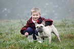 Mdchen mit Franzsischer Bulldogge