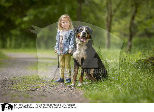 junges Mdchen mit Groem Schweizer Sennenhund / RR-102711