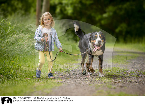 junges Mdchen mit Groem Schweizer Sennenhund / RR-102717