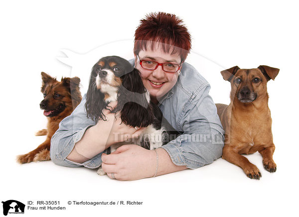 Frau mit Hunden / woman with dogs / RR-35051