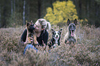 junge Frau mit Hunden