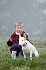 Mdchen mit Bullterrier