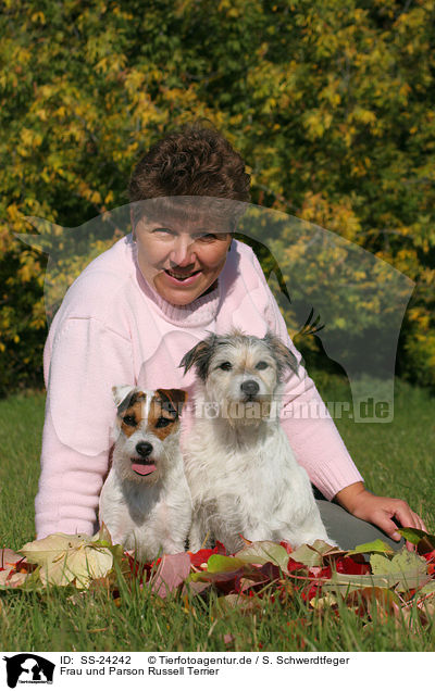 Frau und Parson Russell Terrier / woman and Parson Russell Terrier / SS-24242