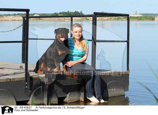 Frau und Rottweiler / woman and Rottweiler / SS-40627