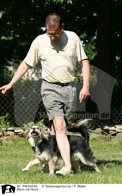 Mann mit Hund / PM-03036