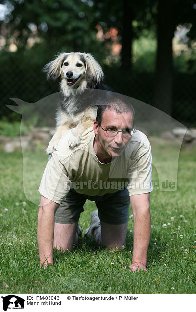 Mann mit Hund / PM-03043