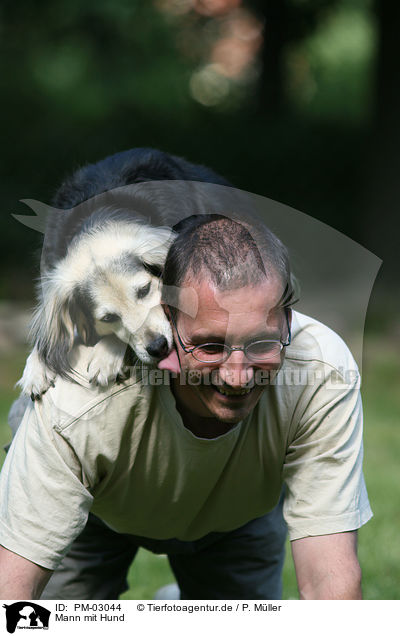 Mann mit Hund / PM-03044