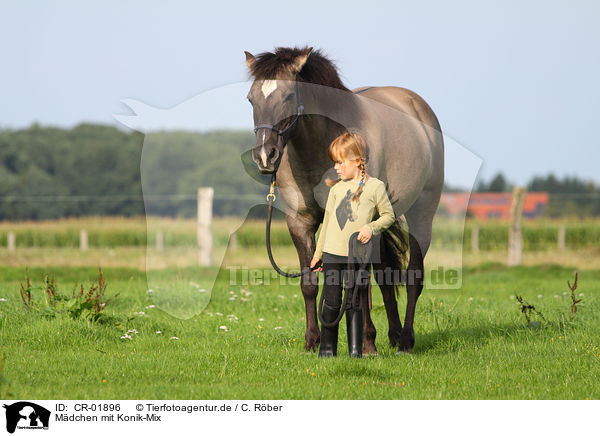 Mdchen mit Konik-Mix / girl with horse / CR-01896