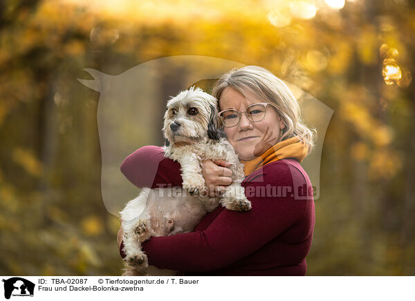 Frau und Dackel-Bolonka-zwetna / woman and Dachshund-Bolonka-zwetna / TBA-02087