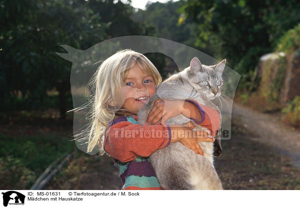 Mdchen mit Hauskatze / girl with domestic cat / MS-01631