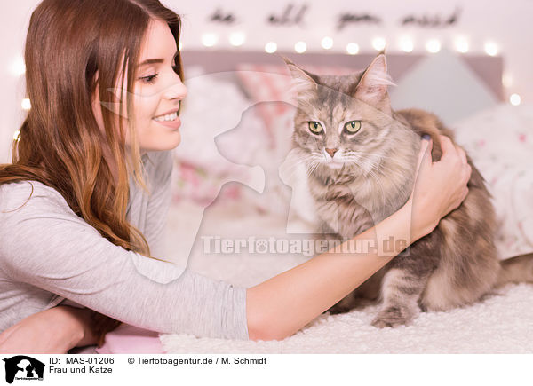 Frau und Katze / woman and cat / MAS-01206