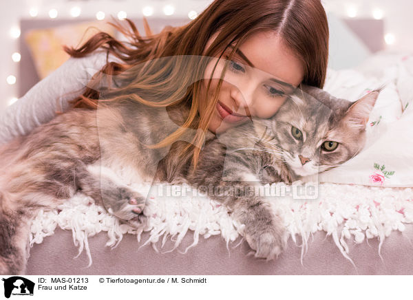 Frau und Katze / MAS-01213