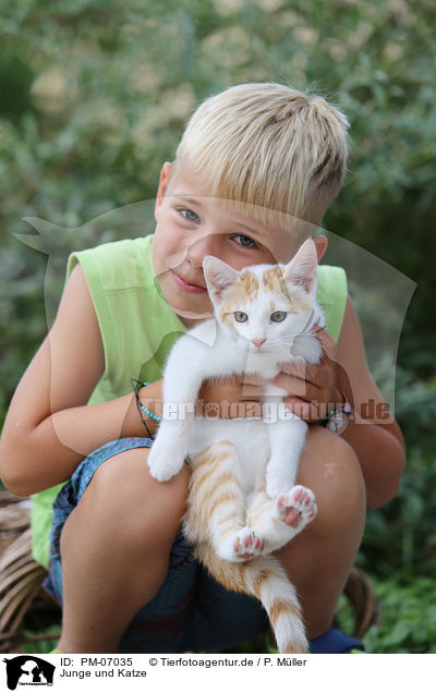 Junge und Katze / PM-07035