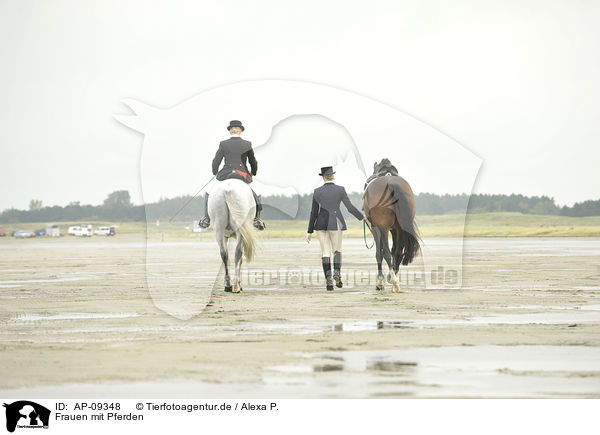 Frauen mit Pferden / women with horse / AP-09348