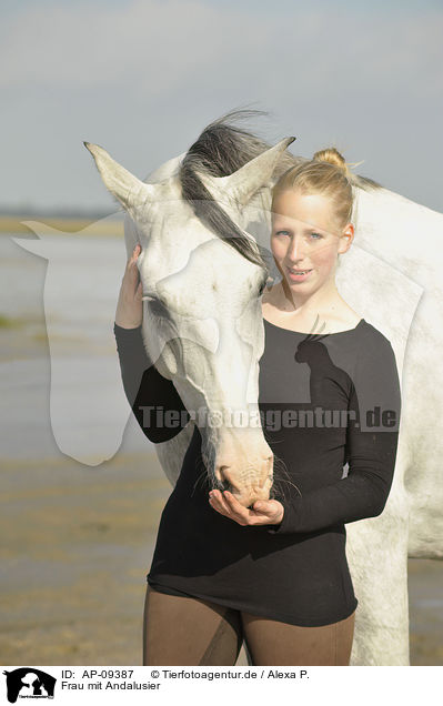 Frau mit Andalusier / woman with Andalusian horse / AP-09387