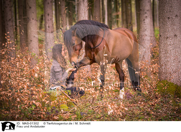 Frau und Andalusier / woman and Andalusian Horse / MAS-01302