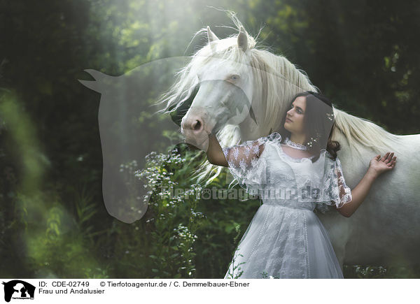 Frau und Andalusier / woman and Andalusian Horse / CDE-02749