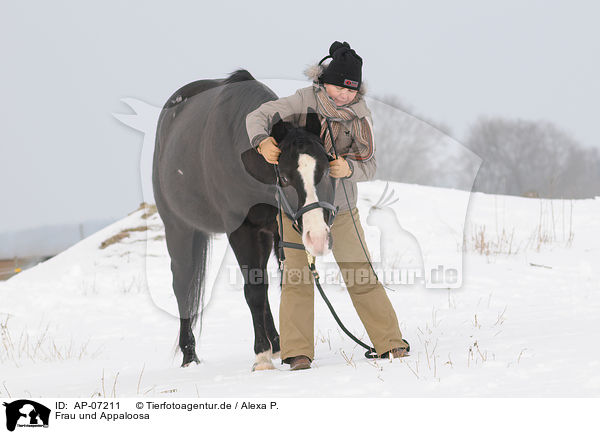 Frau und Appaloosa / woman and Appaloosa / AP-07211