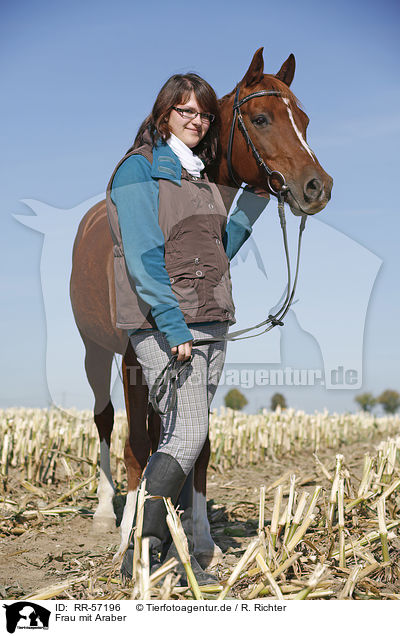 Frau mit Araber / woman with arabian horse / RR-57196