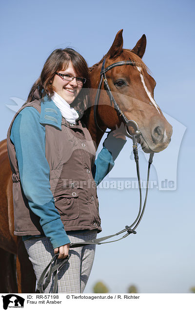 Frau mit Araber / woman with arabian horse / RR-57198