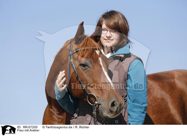 Frau mit Araber / woman with arabian horse / RR-57200