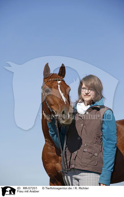 Frau mit Araber / woman with arabian horse / RR-57201
