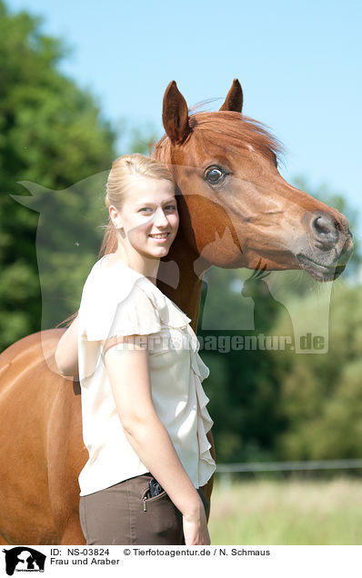 Frau und Araber / woman and arabian horse / NS-03824