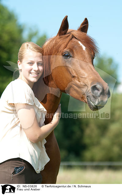 Frau und Araber / woman and arabian horse / NS-03826