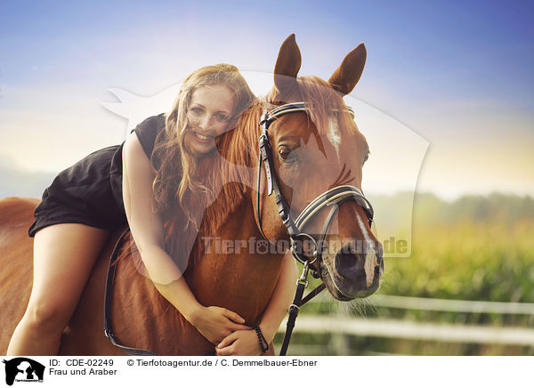Frau und Araber / woman and arabian horse / CDE-02249