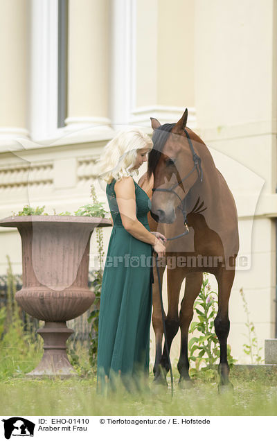 Araber mit Frau / Arabian Horse with woman / EHO-01410