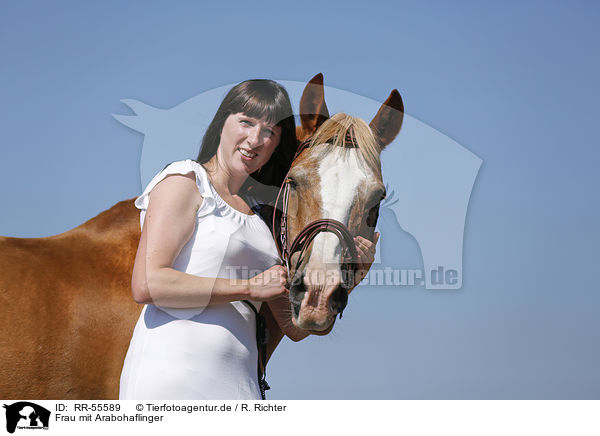 Frau mit Arabohaflinger / woman with horse / RR-55589