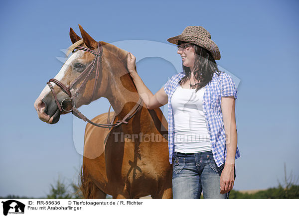 Frau mit Arabohaflinger / woman with horse / RR-55636