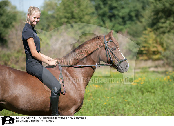 Deutsches Reitpony mit Frau / German Riding Pony with woman / NS-05474
