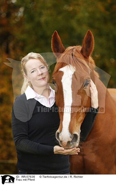 Frau mit Pferd / woman with horse / RR-57636