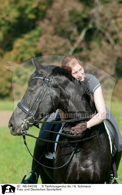 Frau und Deutsches Sportpferd / woman and German Sport Horse / NS-04038