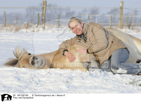 Frau mit Fjordpferd / woman with Fjord / AP-06784