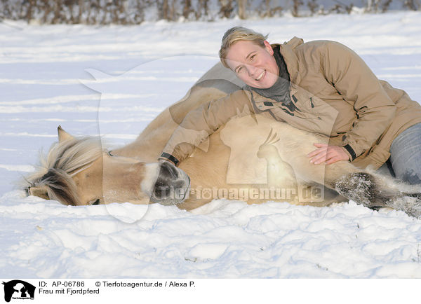 Frau mit Fjordpferd / woman with Fjord / AP-06786