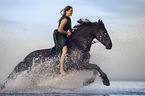 Frau mit Pferd