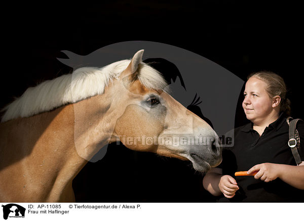 Frau mit Haflinger / woman with Haflinger horse / AP-11085
