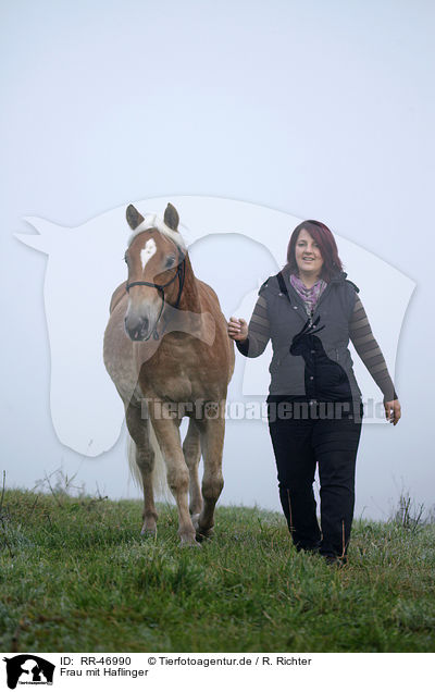 Frau mit Haflinger / woman with Haflinger horse / RR-46990