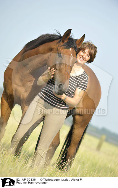 Frau mit Hannoveraner / woman with Hanoverian / AP-09136