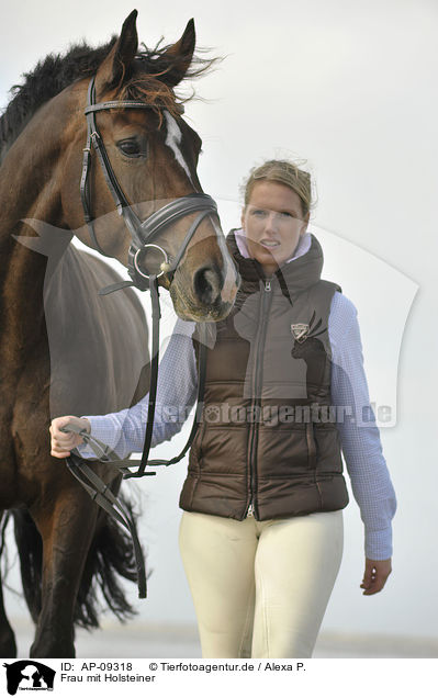 Frau mit Holsteiner / woman with Holsteiner warmblood / AP-09318