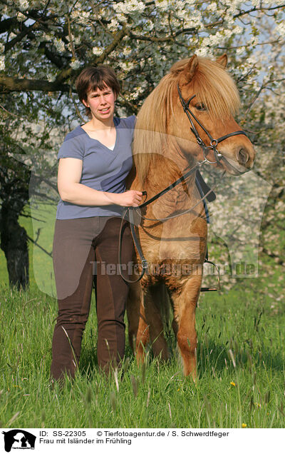 Frau mit Islnder / woman with Icelandic horse / SS-22305