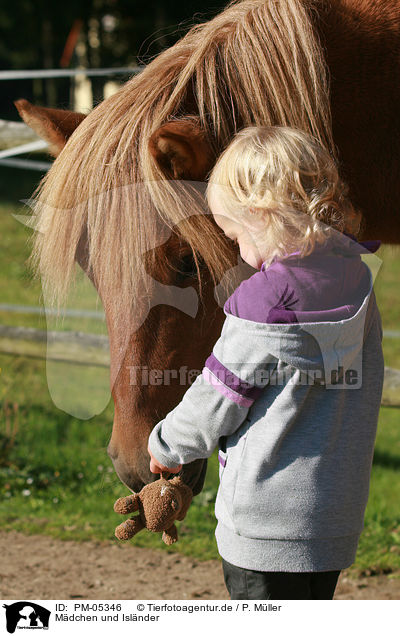 Mdchen und Islnder / girl and Icelandic horse / PM-05346