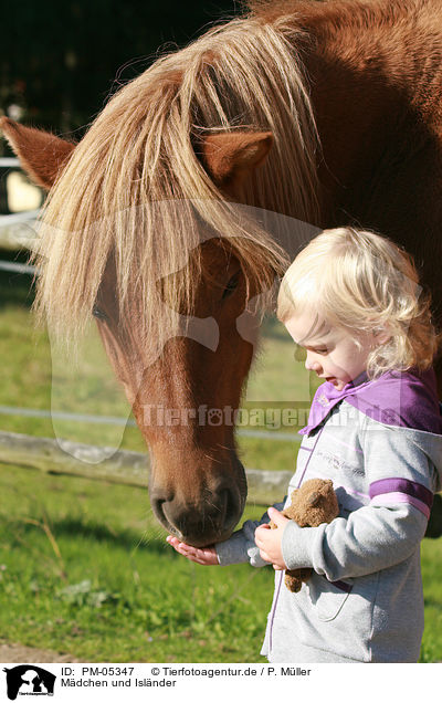 Mdchen und Islnder / girl and Icelandic horse / PM-05347