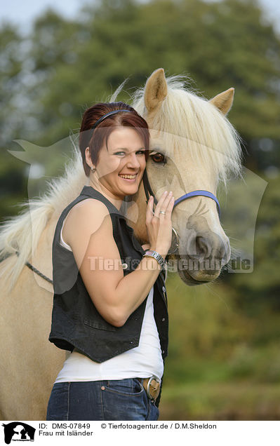 Frau mit Islnder / woman with Icelandic horse / DMS-07849